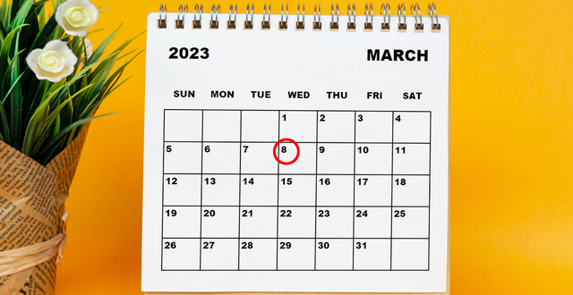 Calendario marzo con 8 cerchiato