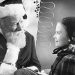 Foto bianco e nero Babbo Natale e bambina - Il miracolo della 34a Strada