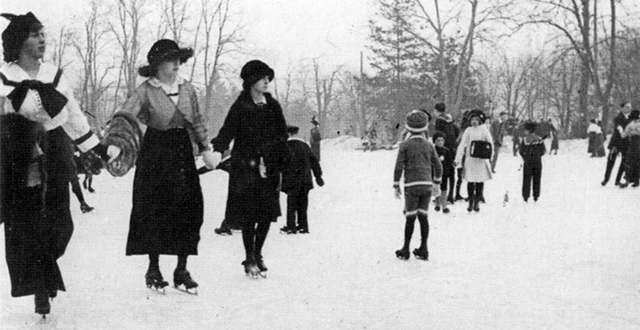 Foto storica persone che pattinano sul ghiaccio