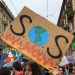 Cartello manifestazione di giovani Torino per il clima