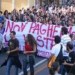 Una manifestazione di studenti contro i tagli all'istruzione